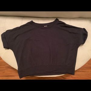 Small dark blue cropped t shirt
